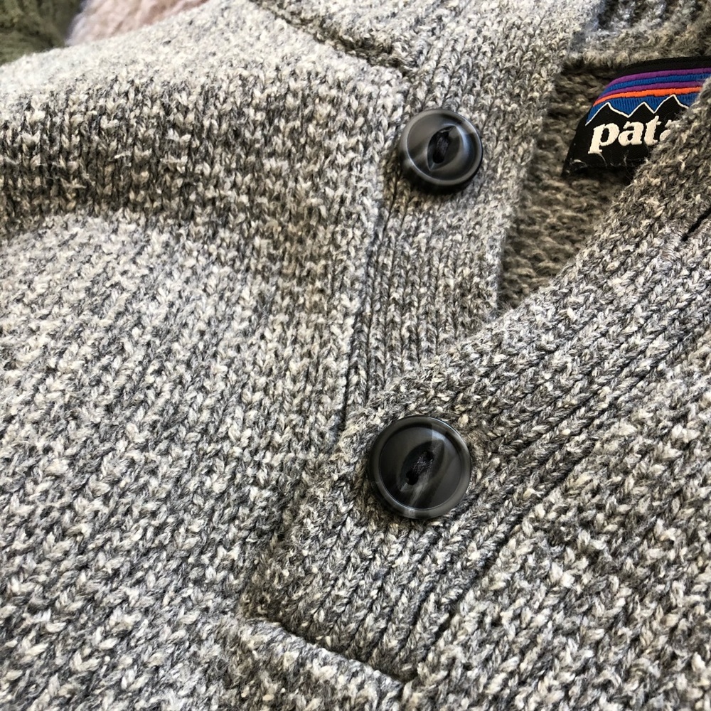 Two Patagonia Men’s Off Country Pullovers - Picture 4 of 5